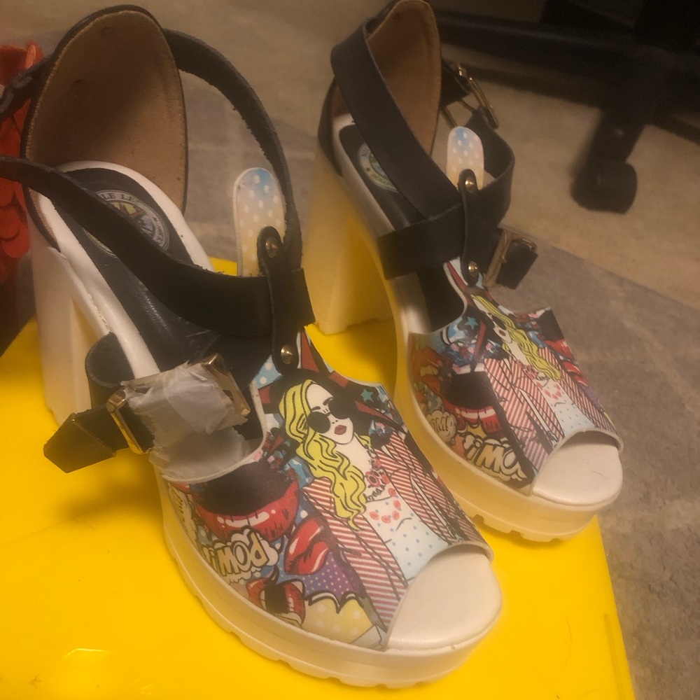 Fun cute shoe